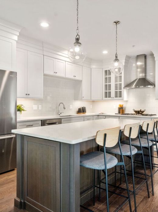 Parkview White Perimeter with Parkview River Rock Island