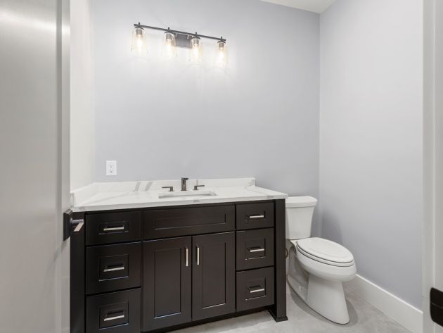 b-20221228_Halsey0022